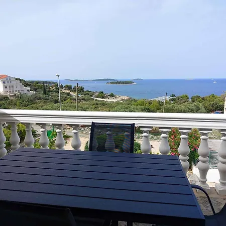 In - Sibenik Riviera 45749 * Primošten